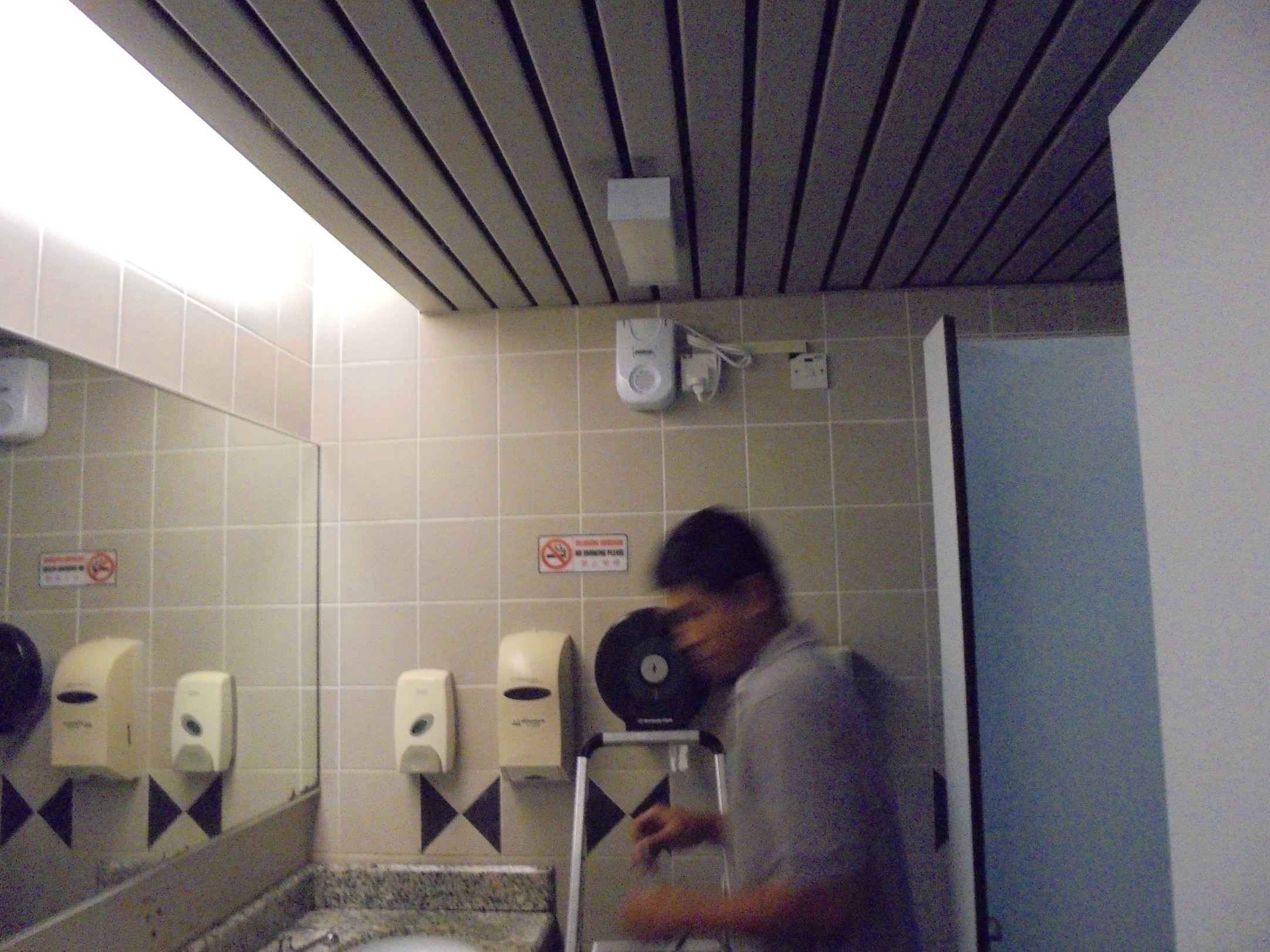 prozone-wall-toilet-8